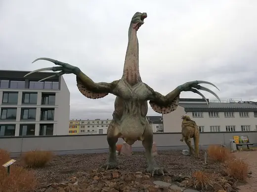 Therizinosaurus, photo 3 of 3